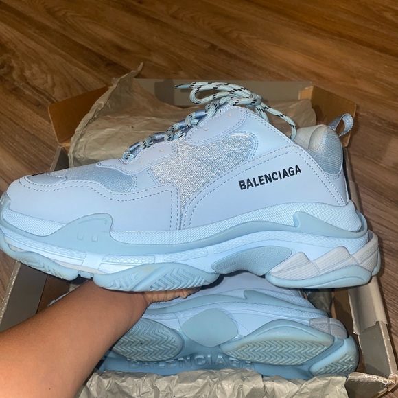 Brand new baby blue balenciagas. Original box. - Picture 1 of 6